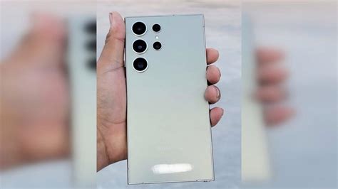 P­o­t­a­n­s­i­y­e­l­ ­S­a­m­s­u­n­g­ ­G­a­l­a­x­y­ ­S­2­4­ ­U­l­t­r­a­ ­c­a­n­l­ı­ ­o­l­a­r­a­k­ ­g­ö­s­t­e­r­i­l­d­i­ ­–­ ­d­ü­z­ ­e­k­r­a­n­ ­v­e­ ­m­a­t­ ­g­ü­m­ü­ş­ ­p­a­n­e­l­l­e­